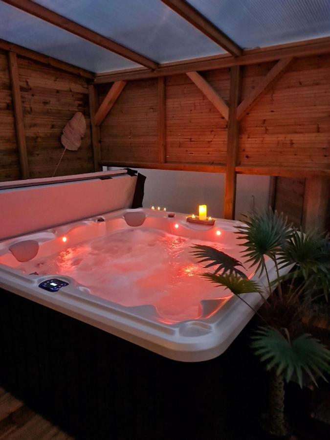 A Fleur De Spa : Maison Chaleureuse Avec Spa Privatif Et Billard. Coulogne Kültér fotó